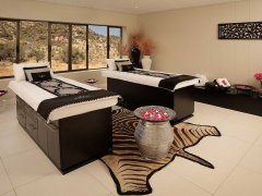 Spa-couples-room-pink.jpg